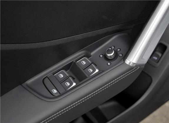 奥迪Q2L 2018款 35 TFSI 豪华致雅型 国VI 车厢座椅   门窗控制