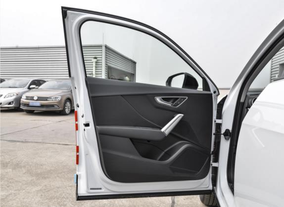 奥迪Q2L 2021款 35 TFSI 进取动感型 车厢座椅   前门板