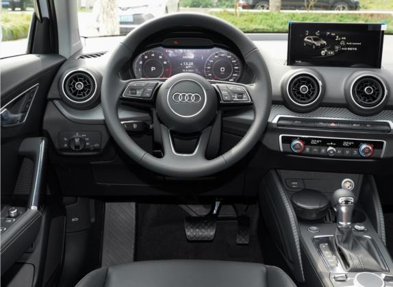 奥迪Q2L 2021款 35 TFSI 豪华致雅型 中控类   驾驶位