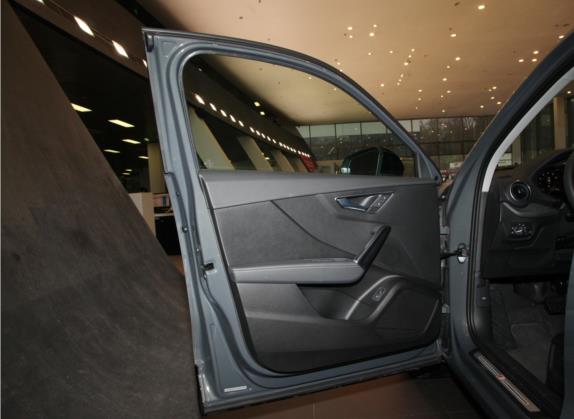 奥迪Q2L 2021款 35 TFSI 豪华动感型 车厢座椅   前门板
