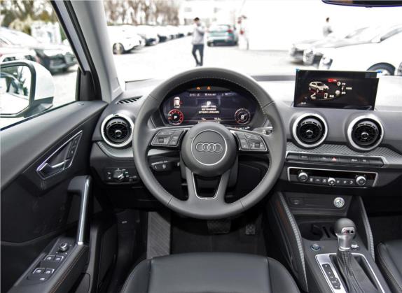 奥迪Q2L 2022款 35 TFSI 豪华致雅型 中控类   驾驶位