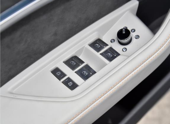 奥迪e-tron 2021款 50 quattro 尊享型 车厢座椅   门窗控制