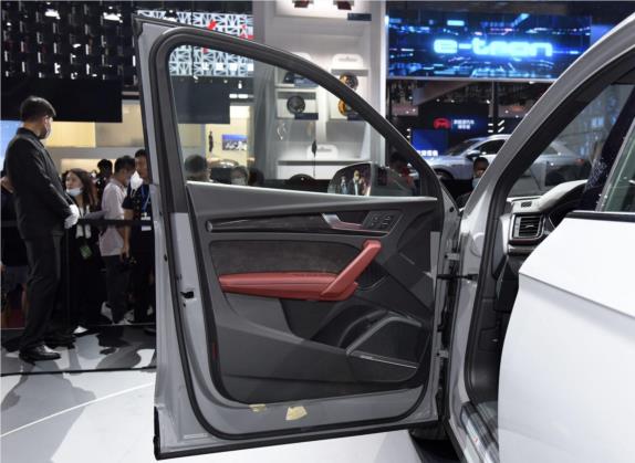 奥迪Q5L Sportback 2021款 45 TFSI 臻选型 车厢座椅   前门板