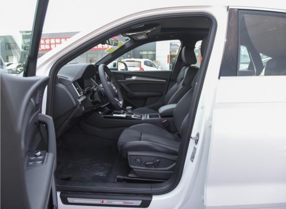奥迪Q5L Sportback 2021款 40 TFSI 豪华型 车厢座椅   前排空间