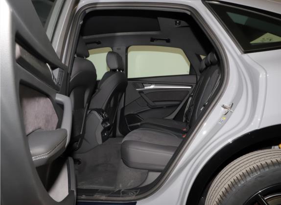 奥迪Q5L Sportback 2021款 40 TFSI 上市特别版 车厢座椅   后排空间