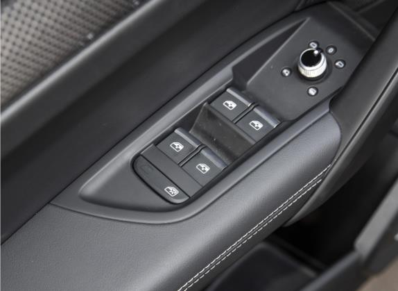 奥迪Q5L Sportback 2021款 45 TFSI 豪华型 车厢座椅   门窗控制