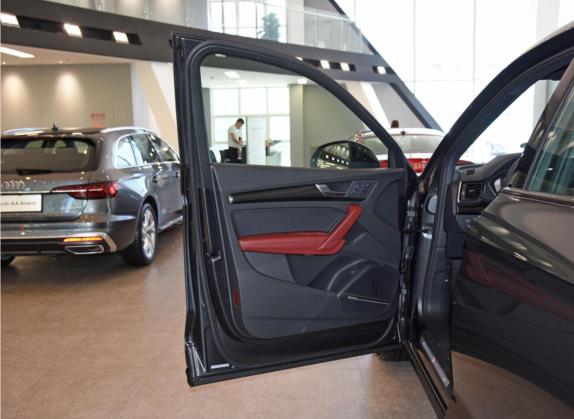 奥迪Q5L Sportback 2021款 40 TFSI 进享人生版 车厢座椅   前门板