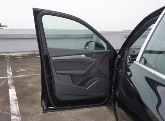 奥迪Q5L Sportback 2022款 40 TFSI 豪华型 车厢座椅   前门板