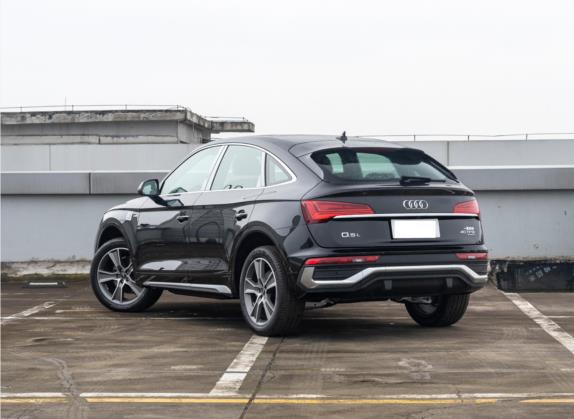 奥迪Q5L Sportback 2022款 40 TFSI 豪华型 外观   斜后