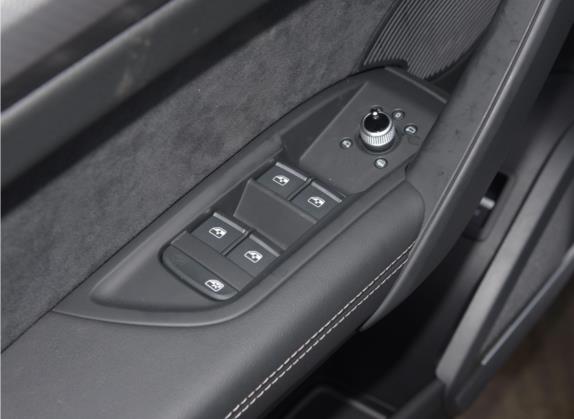 奥迪Q5L Sportback 2022款 45 TFSI 豪华型 车厢座椅   门窗控制