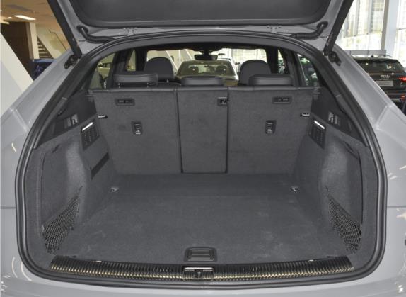 奥迪Q5L Sportback 2022款 45 TFSI 臻选型 车厢座椅   后备厢