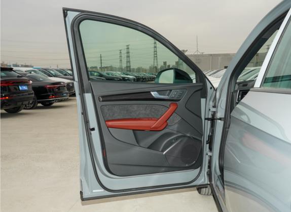 奥迪Q5L Sportback 2022款 40 TFSI 时尚型 车厢座椅   前门板