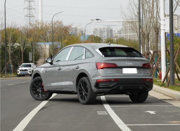 奥迪Q5L Sportback 2022款 40 TFSI 时尚型 外观   斜后