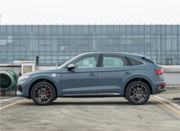 奥迪Q5L Sportback 2022款 40 TFSI RS套件燃速型 外观   正侧