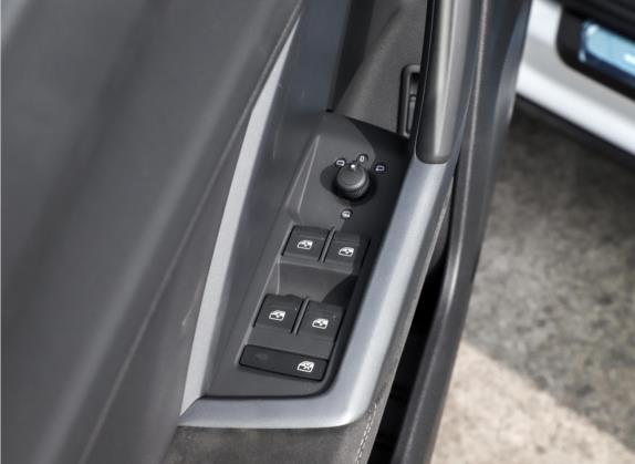 奥迪Q3 Sportback 2020款 35 TFSI 进取型 车厢座椅   门窗控制