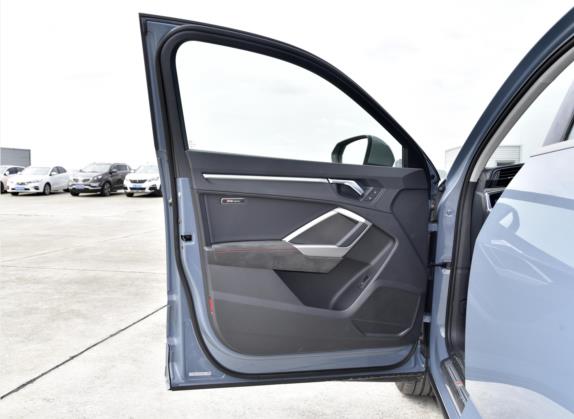 奥迪Q3 Sportback 2022款 40 TFSI RS套件燃速型 车厢座椅   前门板