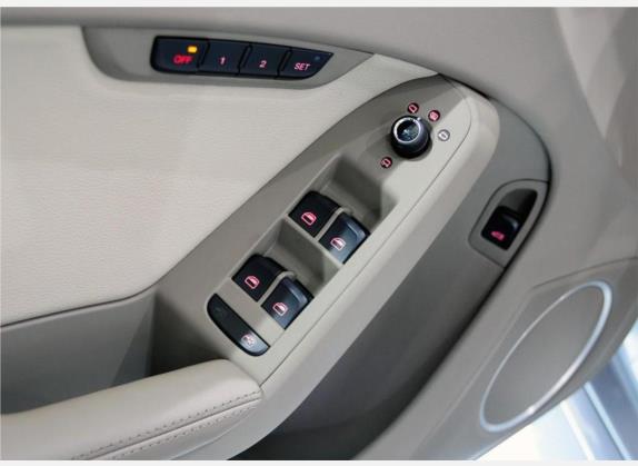 奥迪A4L 2009款 3.2 FSI quattro 旗舰型 车厢座椅   门窗控制
