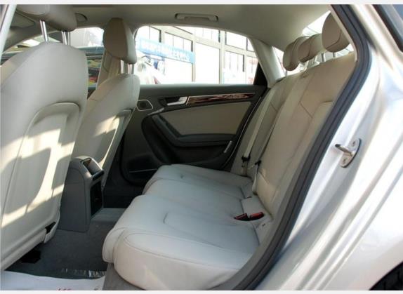 奥迪A4L 2009款 2.0 TFSI 舒适型 车厢座椅   后排空间