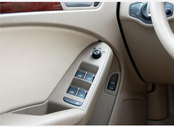奥迪A4L 2009款 2.0 TFSI 舒适型 车厢座椅   门窗控制