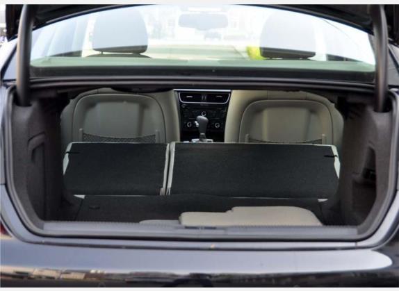 奥迪A4L 2009款 2.0 TFSI 技术型 车厢座椅   后备厢