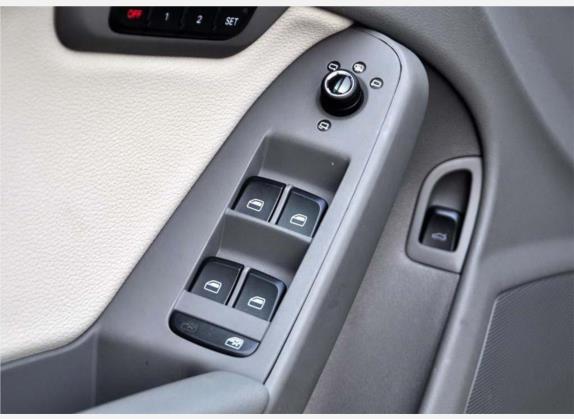 奥迪A4L 2009款 2.0 TFSI 技术型 车厢座椅   门窗控制