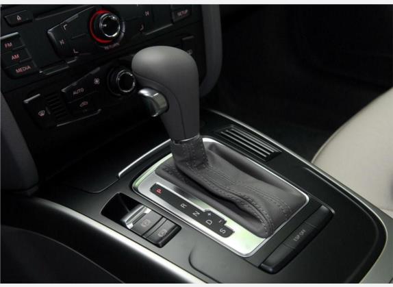 奥迪A4L 2010款 1.8 TFSI 舒适型 中控类   挡把