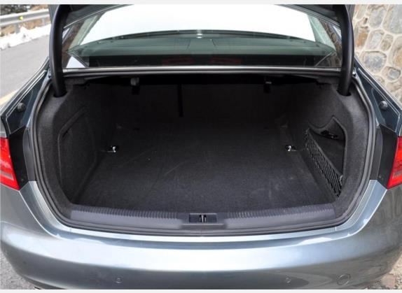 奥迪A4L 2010款 2.0 TFSI 运动型 车厢座椅   后备厢