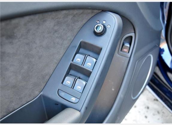 奥迪A4L 2010款 2.0 TFSI 运动型 车厢座椅   门窗控制