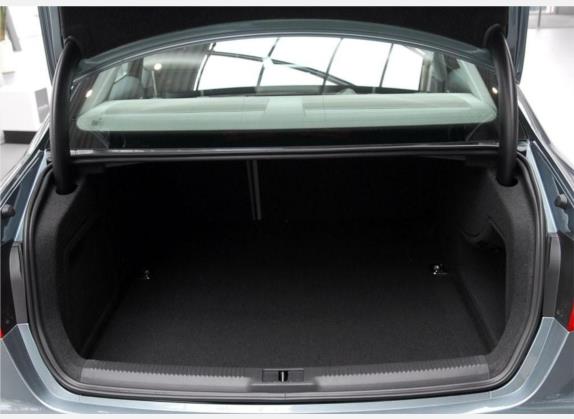 奥迪A4L 2010款 2.0 TFSI 标准型 车厢座椅   后备厢