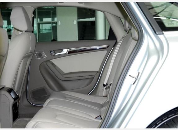 奥迪A4L 2010款 2.0 TFSI 舒适型 车厢座椅   后排空间