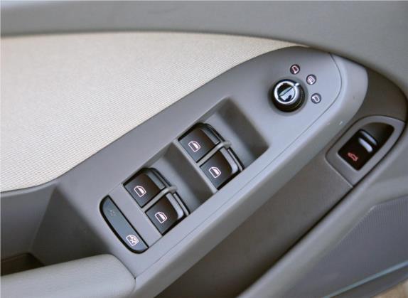 奥迪A4L 2012款 1.8 TFSI 自动舒适型 车厢座椅   门窗控制