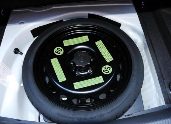 奥迪A4L 2012款 2.0 TFSI 自动舒适型 其他细节类   备胎