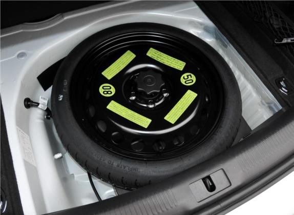 奥迪A4L 2012款 2.0 TFSI 自动豪华型 其他细节类   备胎