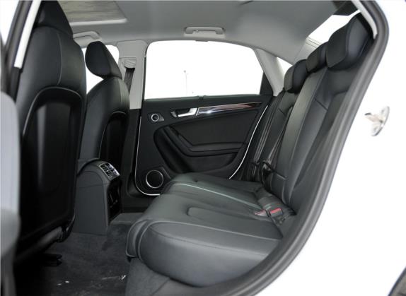 奥迪A4L 2012款 2.0 TFSI 自动豪华型 车厢座椅   后排空间