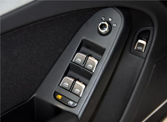 奥迪A4L 2013款 40 TFSI quattro个性运动型 车厢座椅   门窗控制