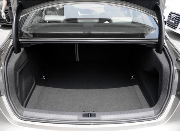 奥迪A4L 2015款 30 TFSI 自动舒适型 车厢座椅   后备厢