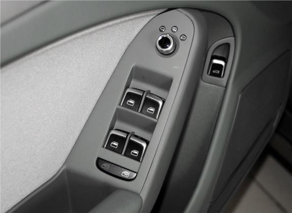 奥迪A4L 2015款 30 TFSI 自动舒适型 车厢座椅   门窗控制