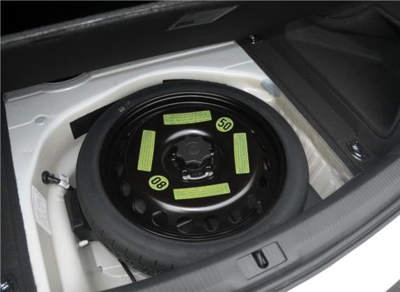 奥迪A4L 2015款 35 TFSI 自动技术型 其他细节类   备胎