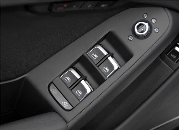 奥迪A4L 2015款 35 TFSI 自动技术型 车厢座椅   门窗控制