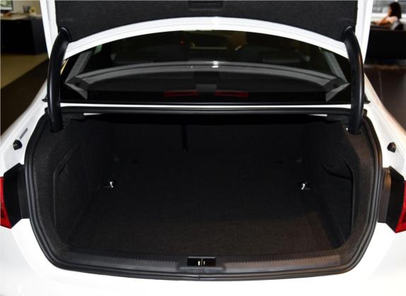 奥迪A4L 2015款 35 TFSI 百万纪念智领型 车厢座椅   后备厢