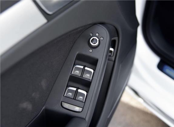 奥迪A4L 2016款 35 TFSI 自动标准型 车厢座椅   门窗控制