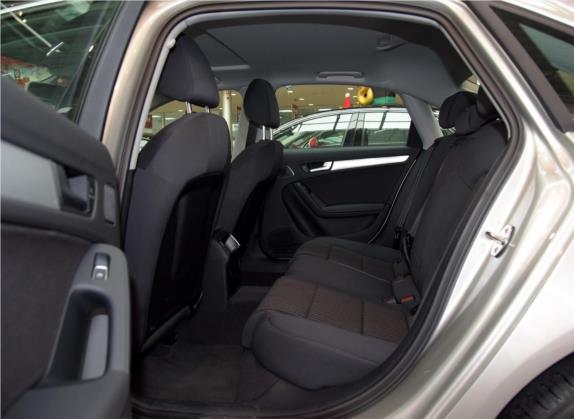 奥迪A4L 2016款 30 TFSI 典藏版 自动舒适型 车厢座椅   后排空间
