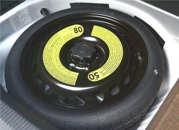 奥迪A4L 2016款 35 TFSI 典藏版 自动标准型 其他细节类   备胎