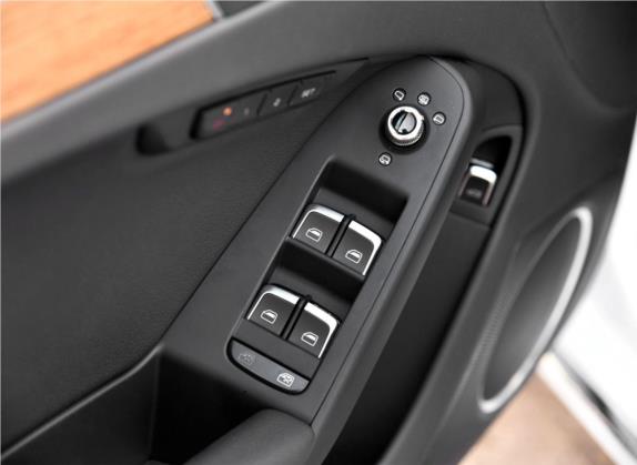 奥迪A4L 2016款 35 TFSI 典藏版 S line豪华型 车厢座椅   门窗控制