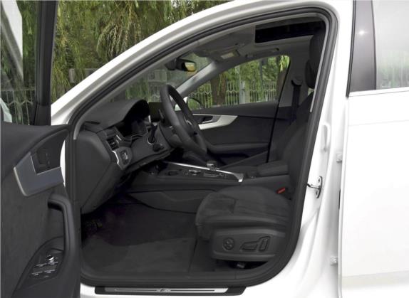 奥迪A4L 2017款 45 TFSI quattro 运动型 车厢座椅   前排空间