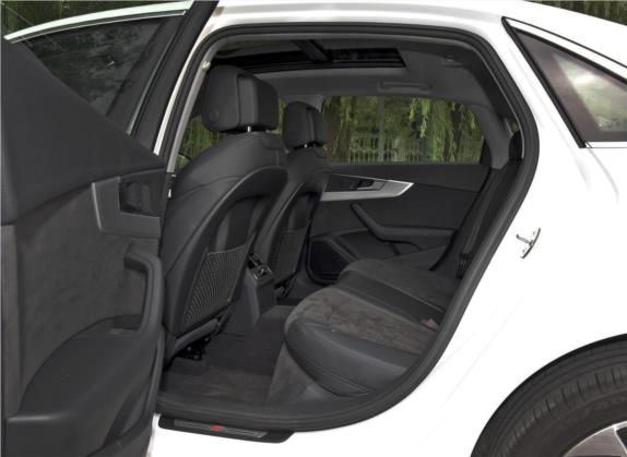 奥迪A4L 2017款 45 TFSI quattro 运动型 车厢座椅   后排空间