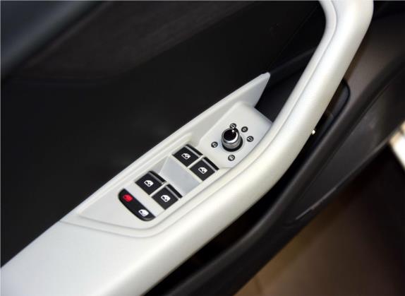 奥迪A4L 2017款 40 TFSI 运动型 车厢座椅   门窗控制