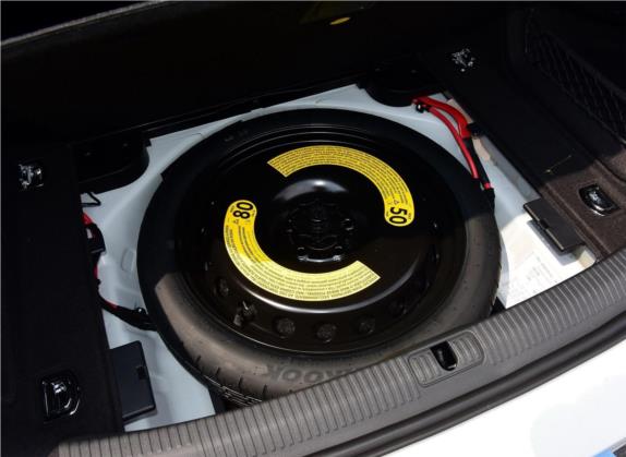 奥迪A4L 2017款 40 TFSI 进取型 其他细节类   备胎