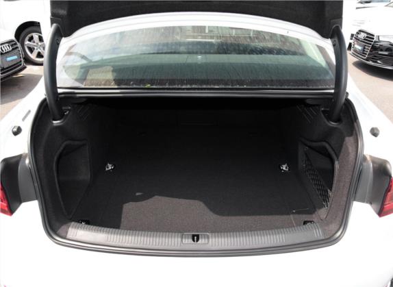 奥迪A4L 2017款 40 TFSI 进取型 车厢座椅   后备厢
