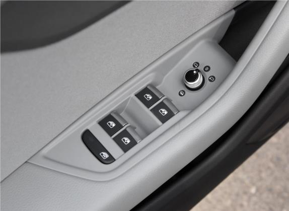 奥迪A4L 2017款 Plus 40 TFSI 进取型 车厢座椅   门窗控制